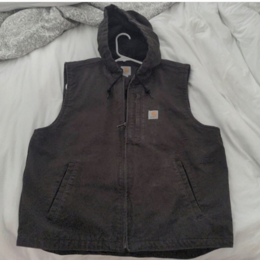 Men's dark brown Carhartt vest